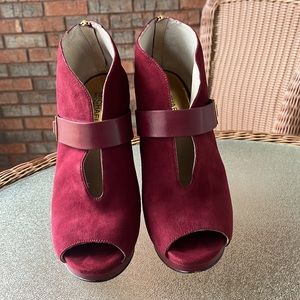 EUC Michael Michael Kors Guiliana Peep Toe Bootie (10.5)